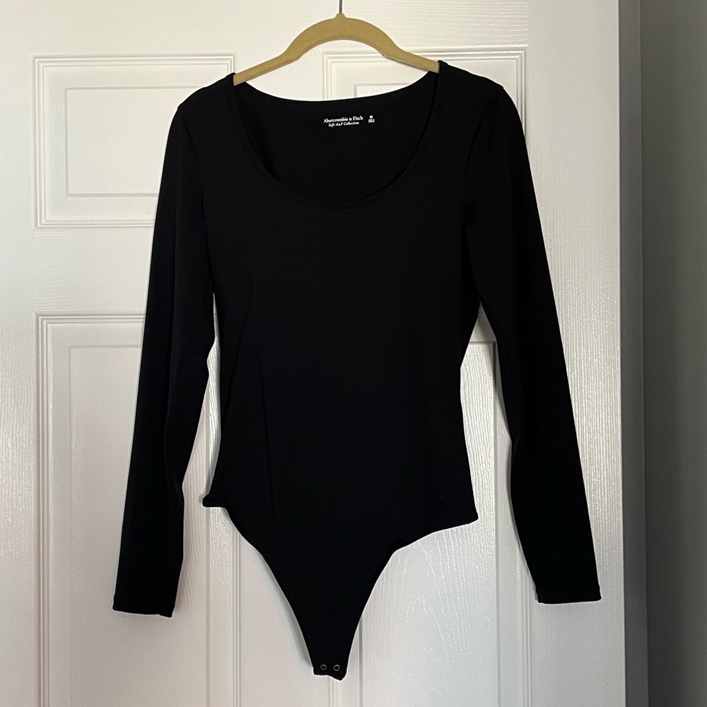 Abercrombie black long sleeve scoop neck bodysuit